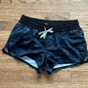 Vuori Clementine Athletic Shorts | Black Watercolor Camo | S